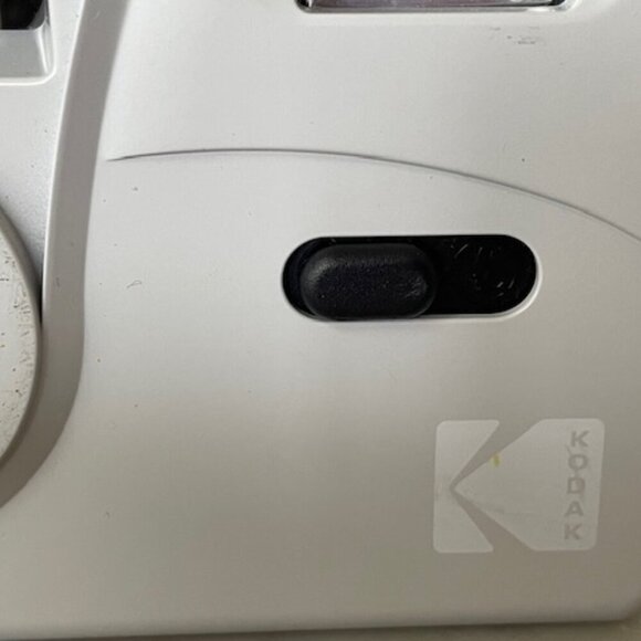 KODAK 35 MM Film Camerawith Flash  Silver Gray - Picture 11 of 13